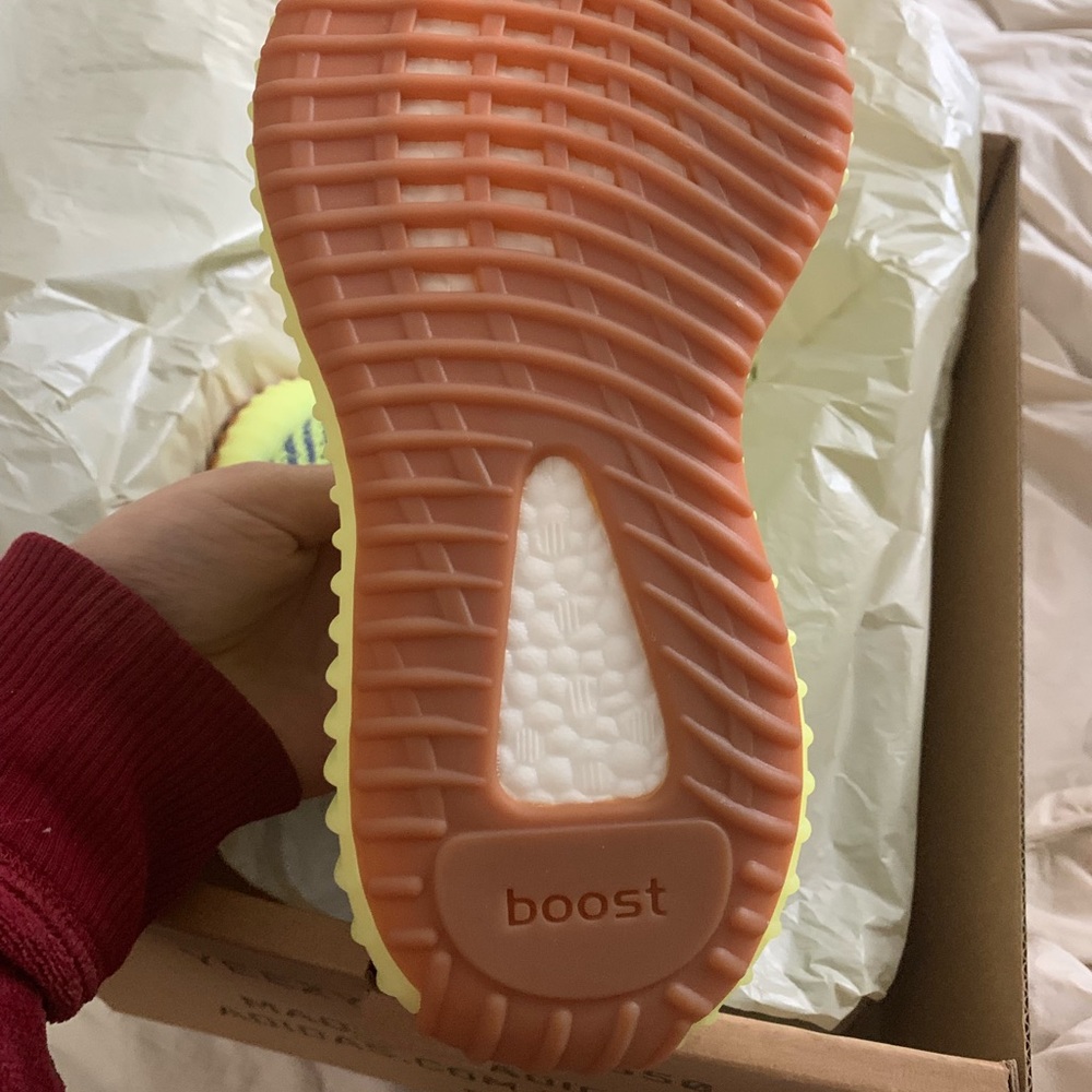 Yezzy boost 350 semi frozen yellow
